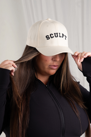 Sculpt Signature Embroidered Cap Vanilla